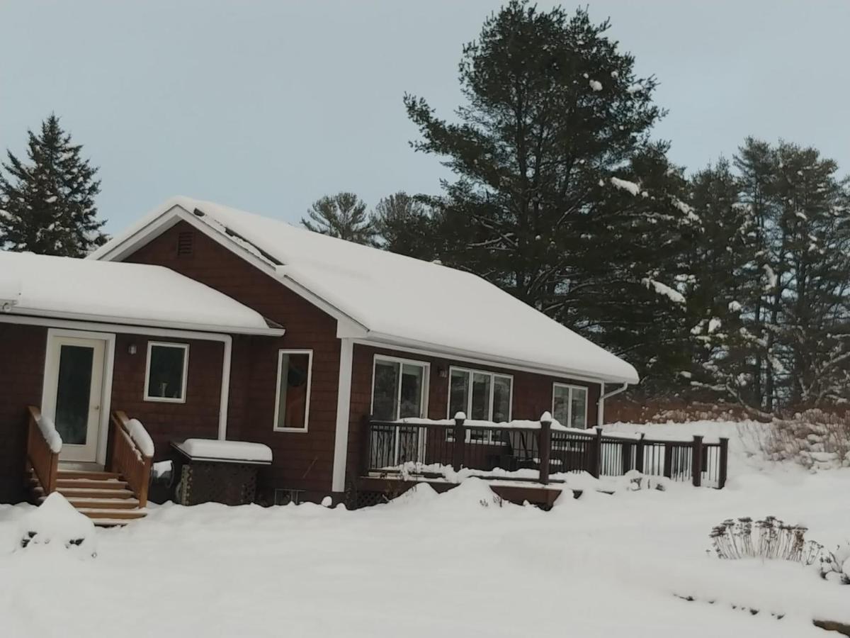 Spacious Country Retreat Close To Town And Nature, Sylvana Farm Vt モントピリア エクステリア 写真