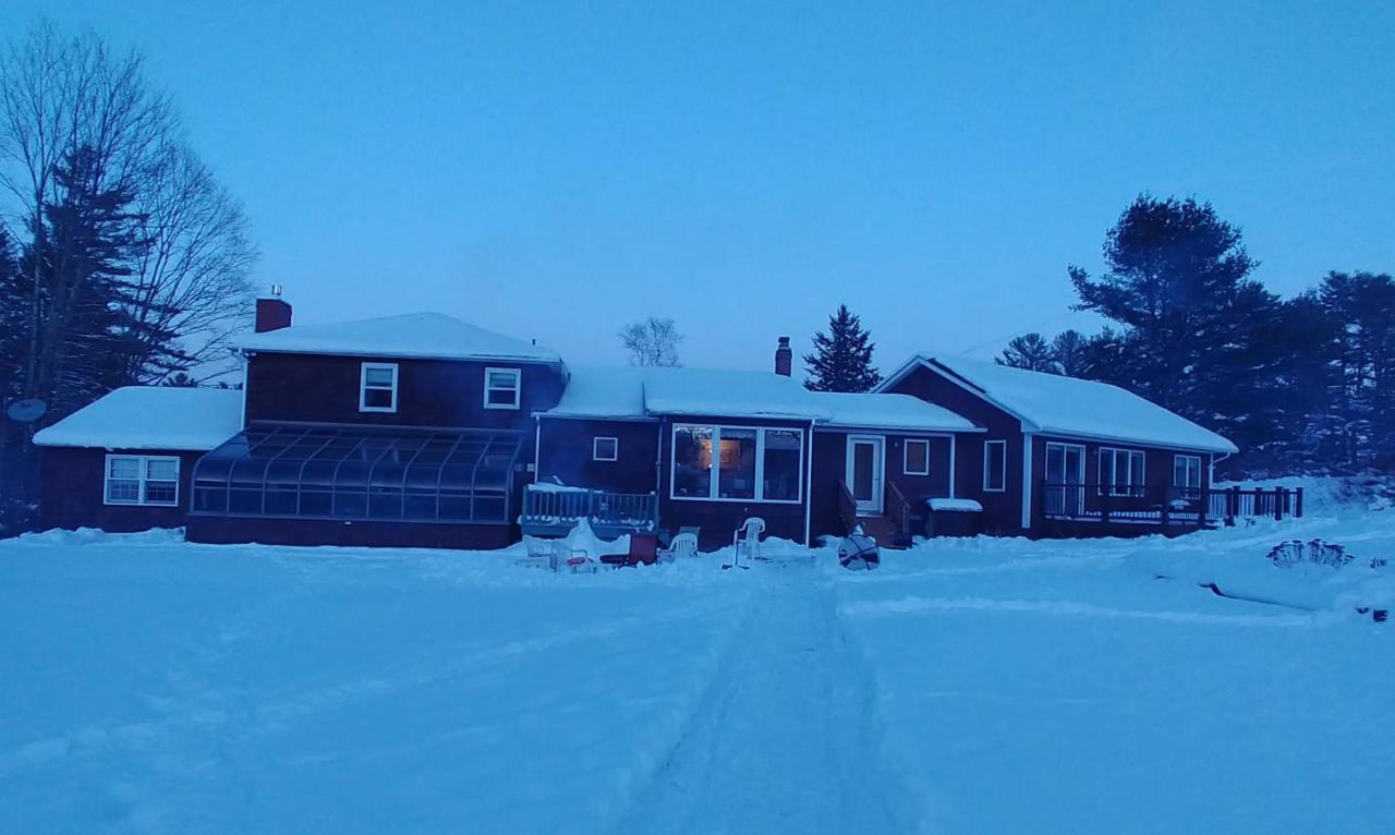Spacious Country Retreat Close To Town And Nature, Sylvana Farm Vt モントピリア エクステリア 写真